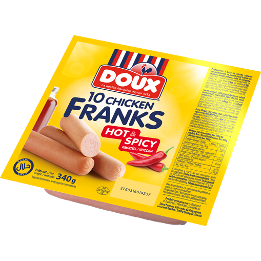 Trois Chicken Franks Hot & Spicy Doux sur une assiette blanche avec des légumes